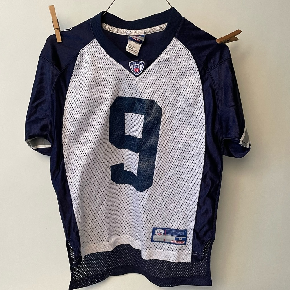Tony Romo on field Equipment Reebok mesh shirt